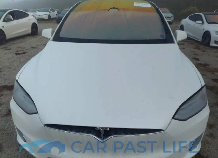 5YJXCDE27JF103992# 10