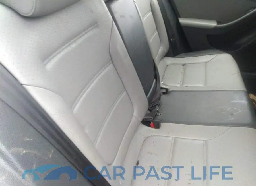 3VW637AJ9DM311105# 8