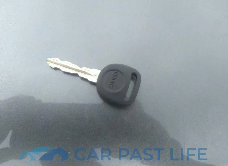1GKS2EEF1CR281890# 11