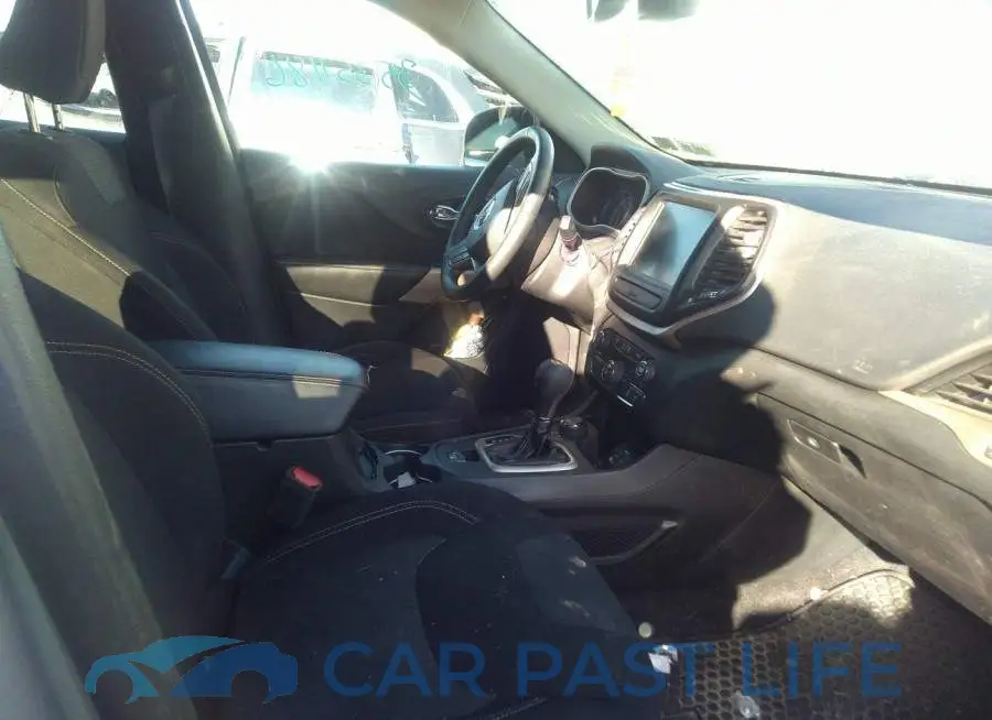 1C4PJMCS5HD213885# 5