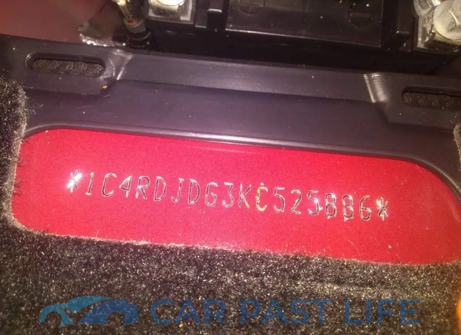 1C4RDJDG3KC525886# 9