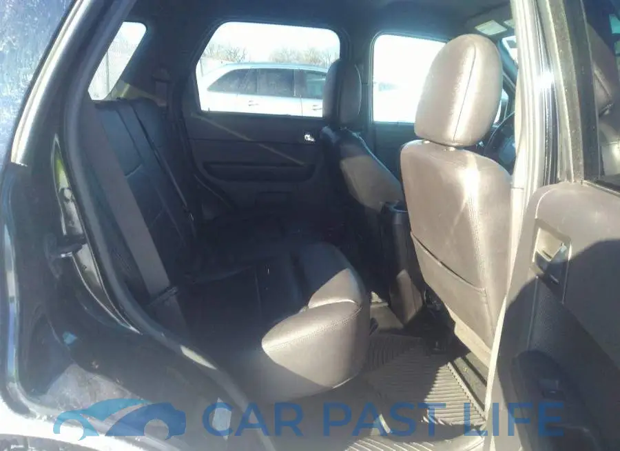 1FMCU9E75CKC47515# 8