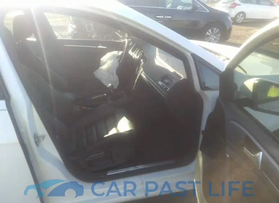 3VW5T7AU3KM010381# 5