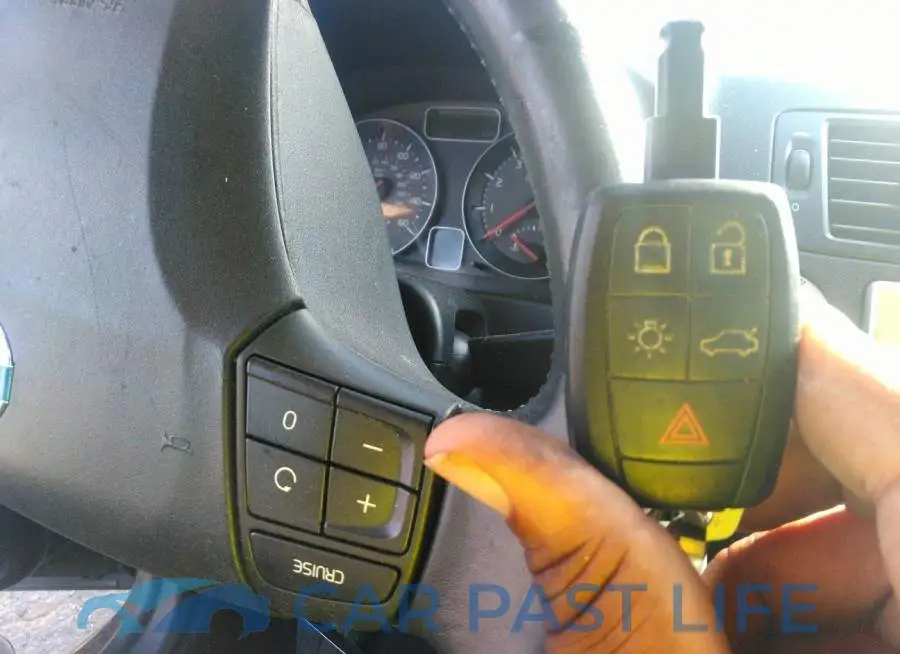 YV1672MK6D2303558# 11
