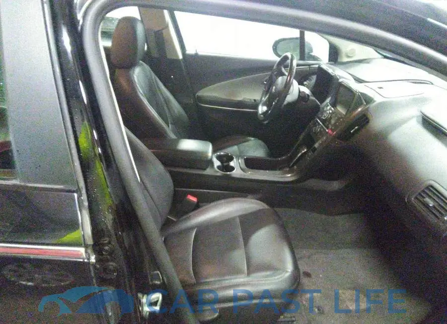 1G1RB6E43DU103548# 5