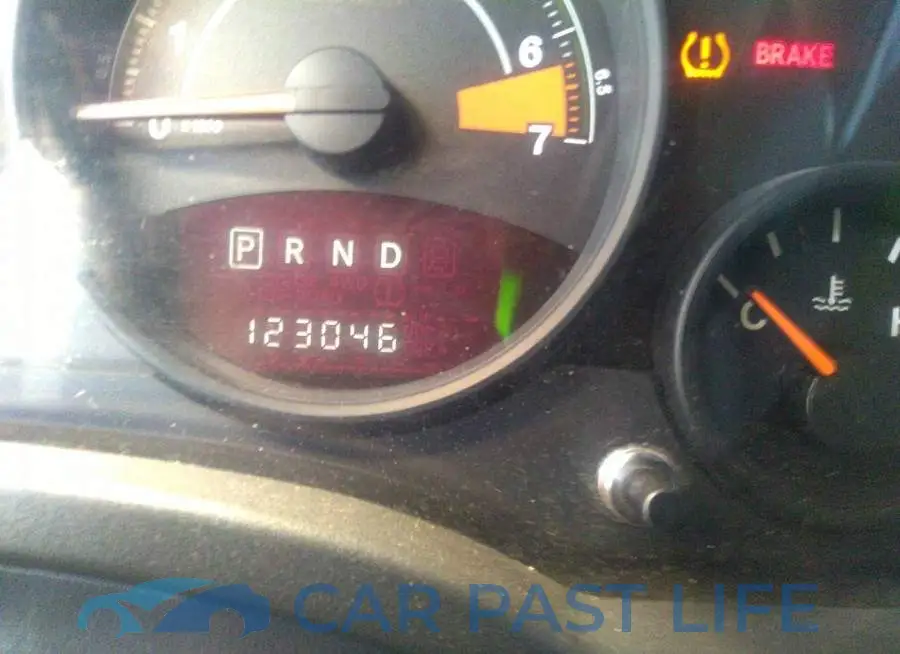 1C4NJCBA8FD413215# 7