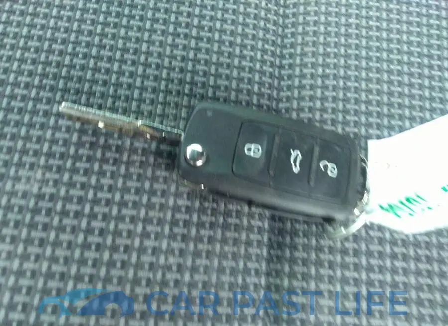 3VWFD7AT9KM719101# 11