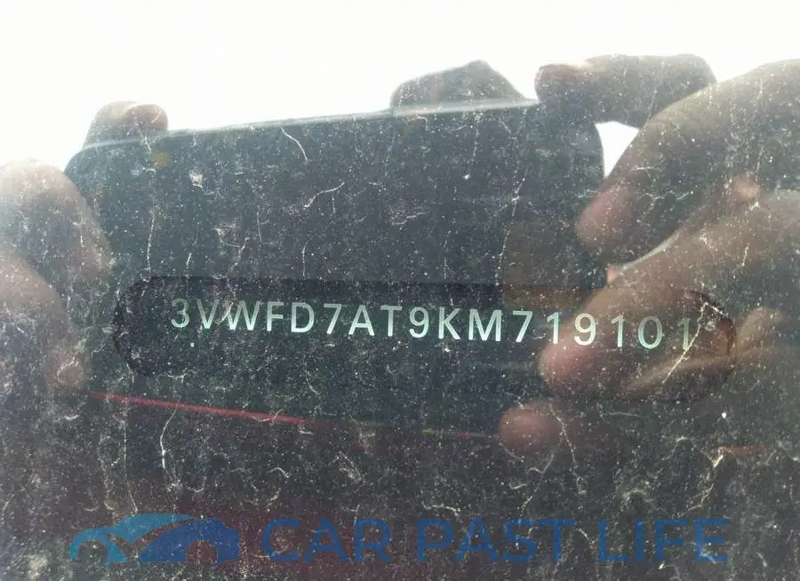 3VWFD7AT9KM719101# 9