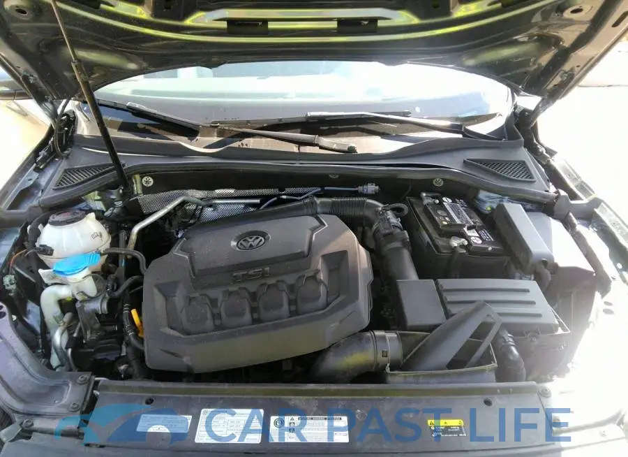 1VWLA7A31KC000678# 10