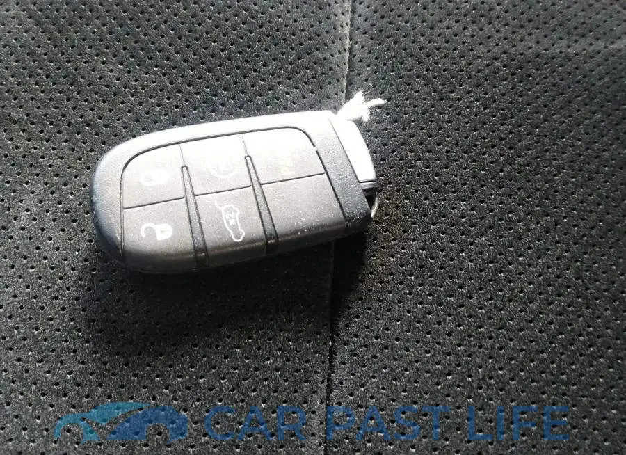 1C4RJFLG7HC614165# 11