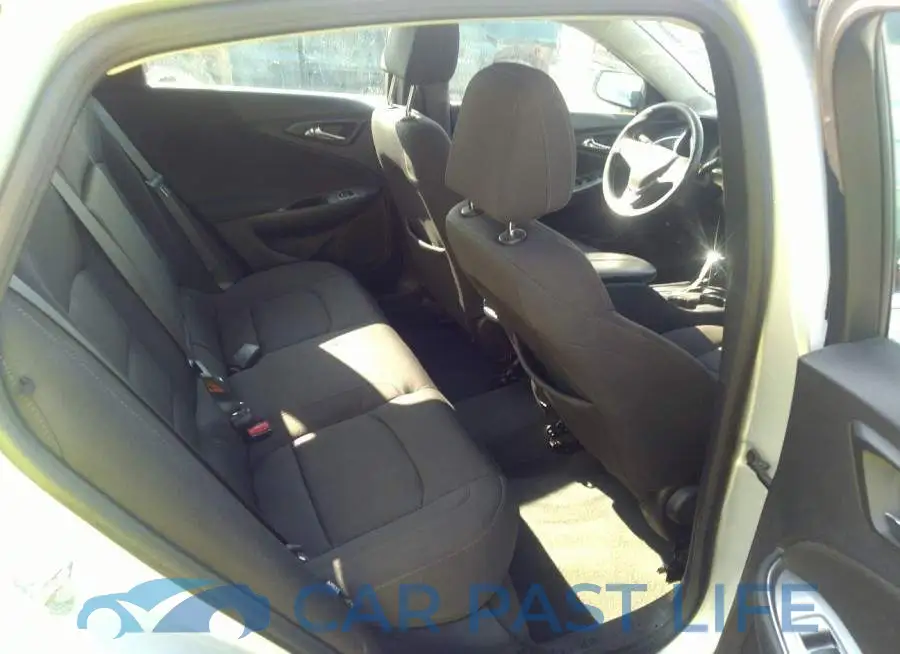 1G1ZD5ST6LF100582# 8