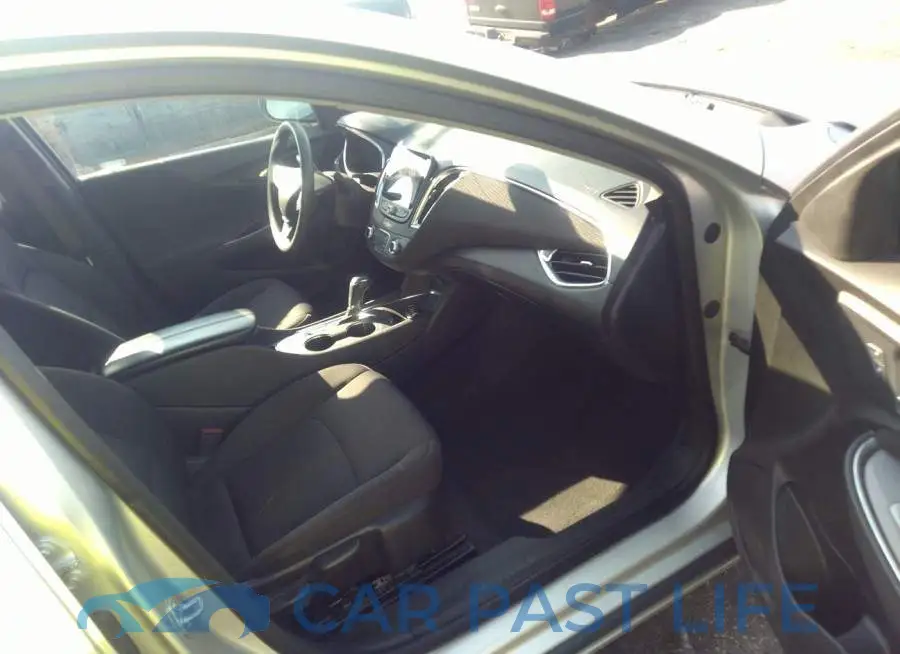 1G1ZD5ST6LF100582# 5