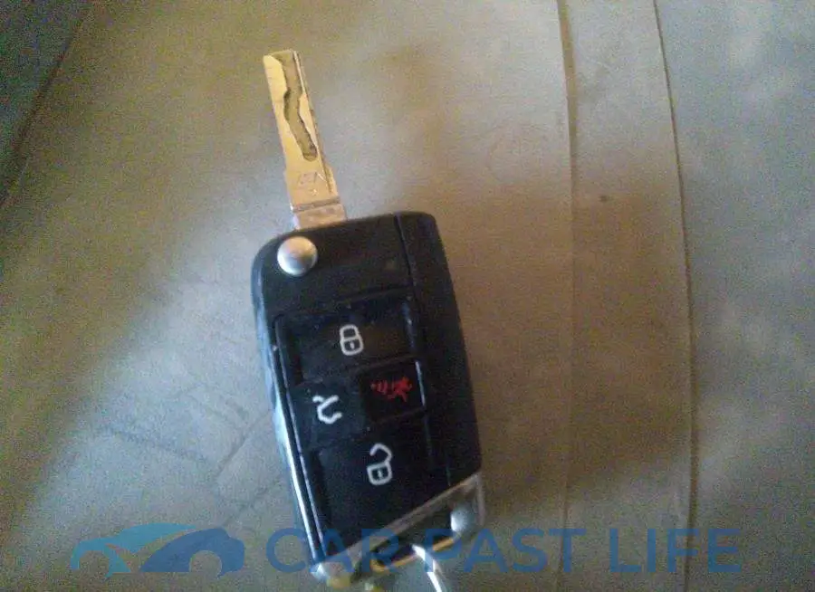 3VW2A7AUXFM052013# 11