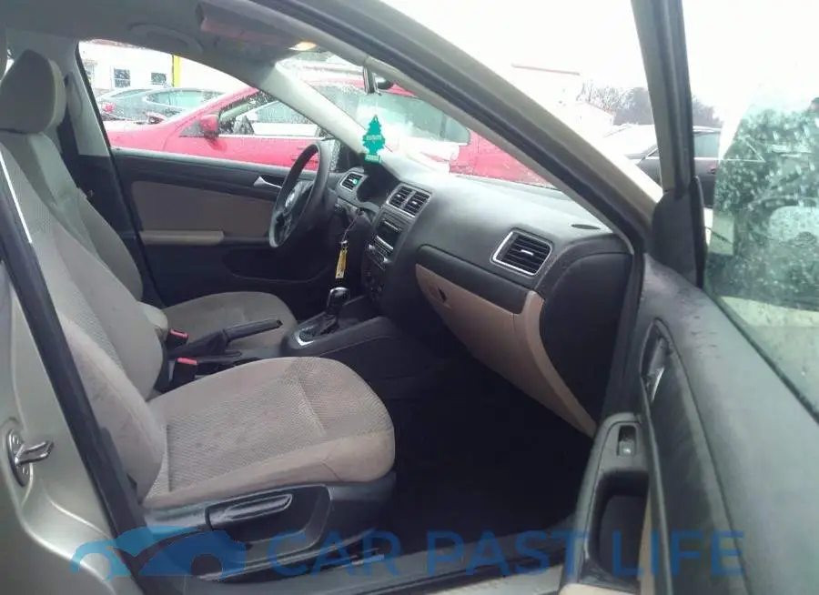 3VW2K7AJ6EM210526# 5
