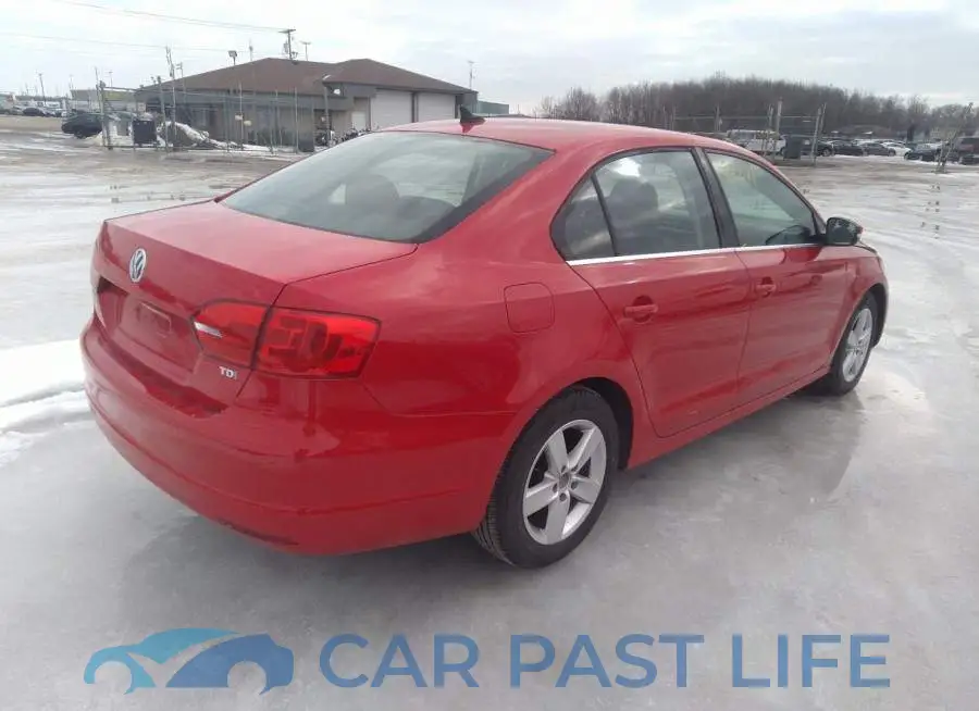 3VW3L7AJ3DM408125# 4
