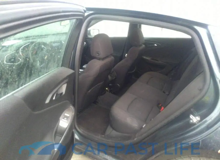 1G1ZD5ST6KF135444# 8
