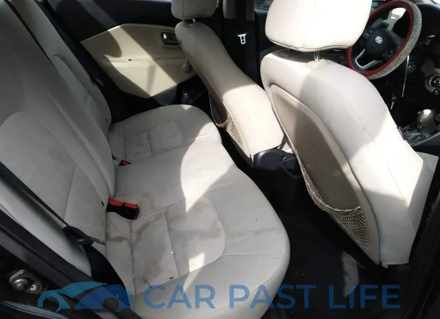 KNADM4A38D6099706# 8