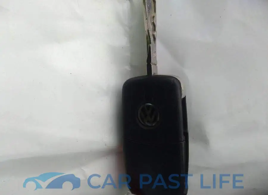 3VWPL7AJ0EM602775# 11