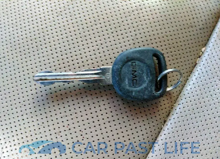 1GKS1EEF1DR259702# 11