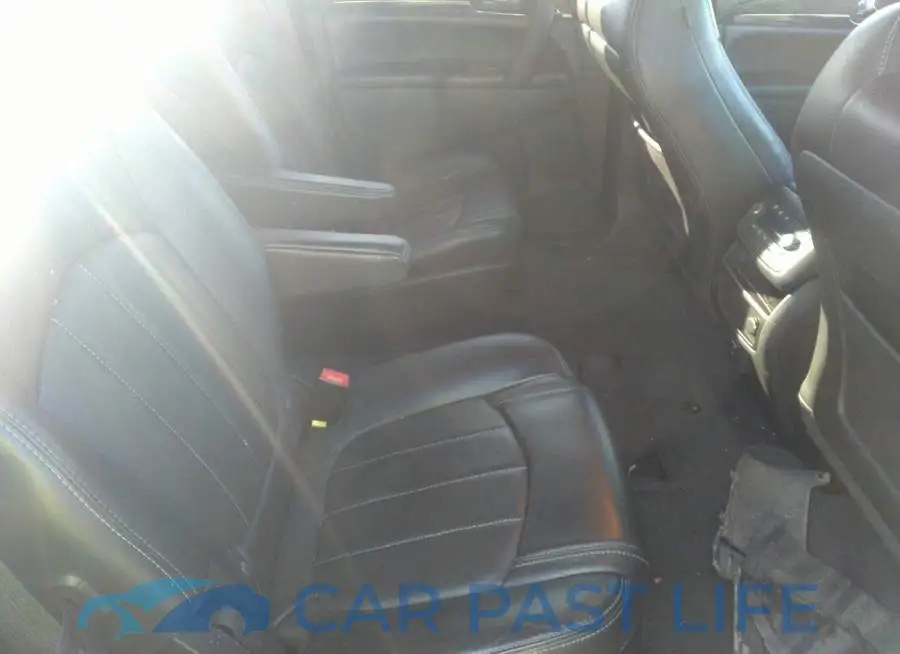 5GAKVCKD6EJ271742# 8
