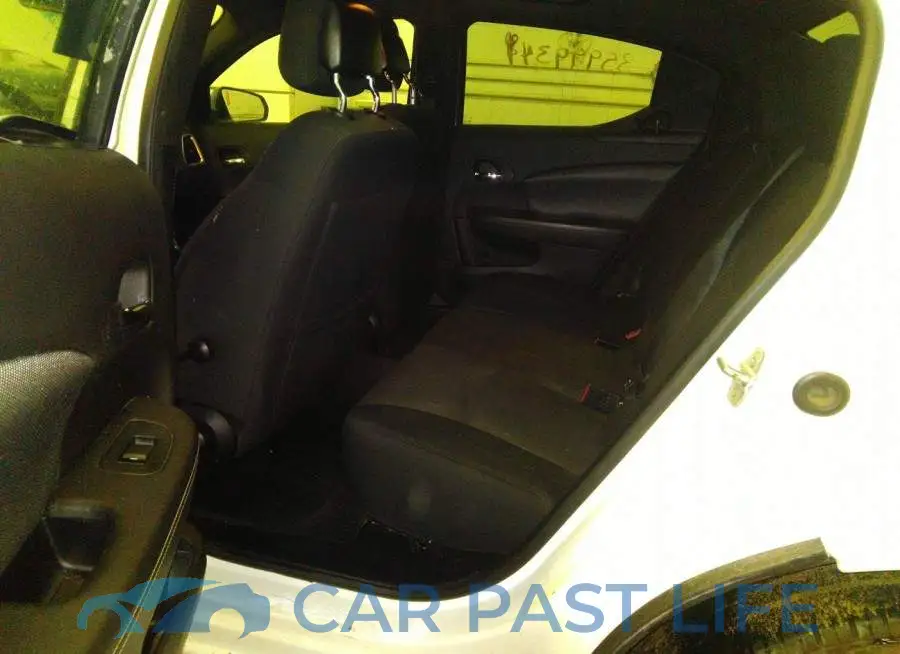 1C3CDZAB6DN530606# 8