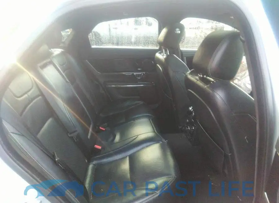 SAJWA1CZ4F8V84101# 8