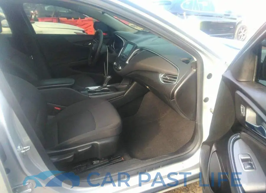 1G1ZD5ST8JF135959# 5