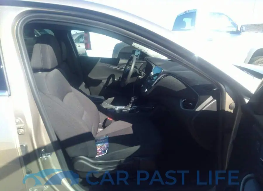 1G1ZD5ST1NF200639# 5