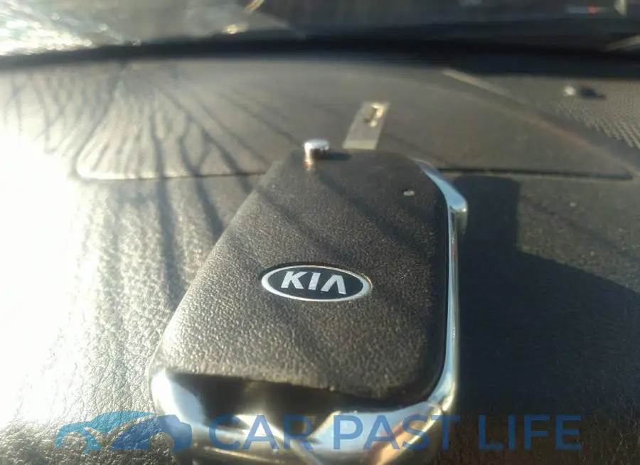 KNDEU2AA6M7105863# 11