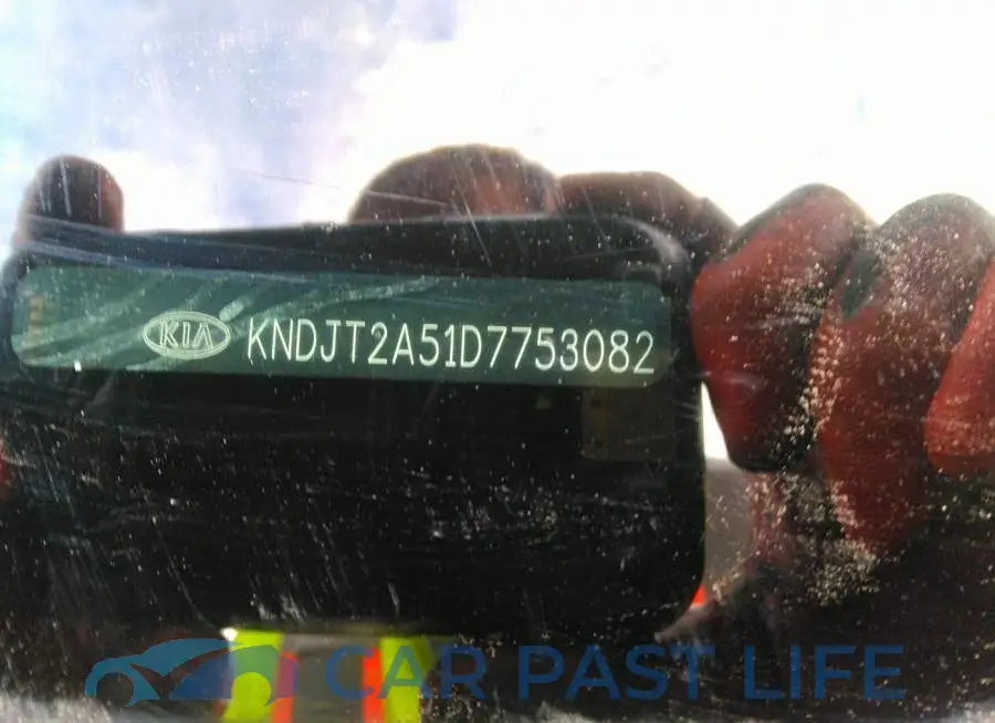 KNDJT2A51D7753082# 9