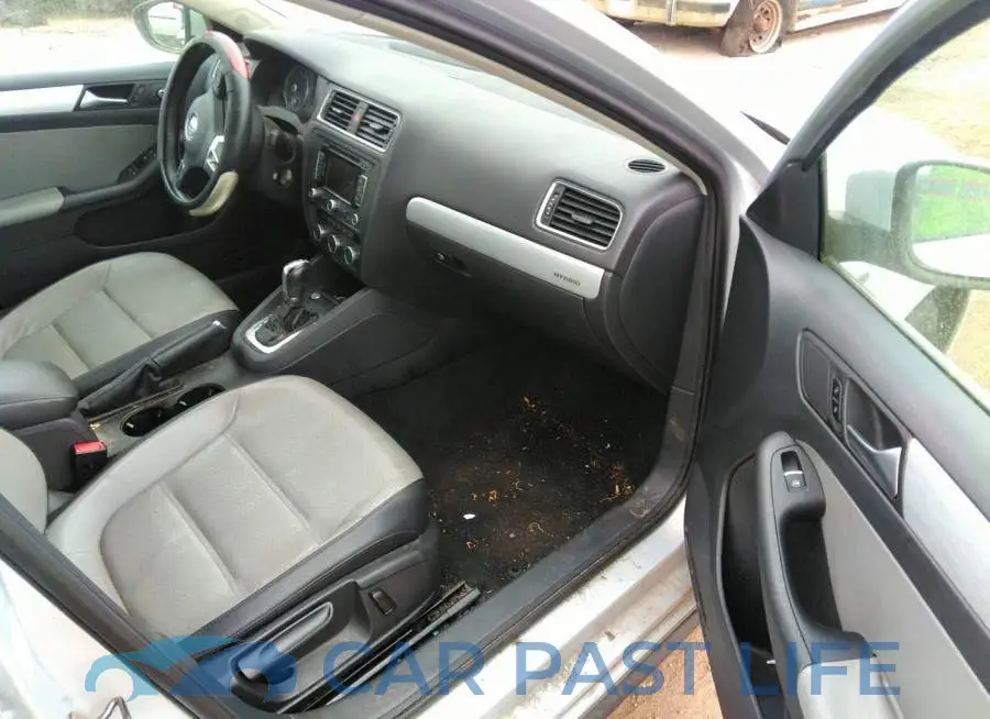 3VW637AJ1DM230874# 5