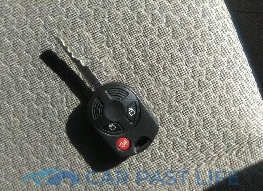 1FMCU0GD0JUD03084# 11