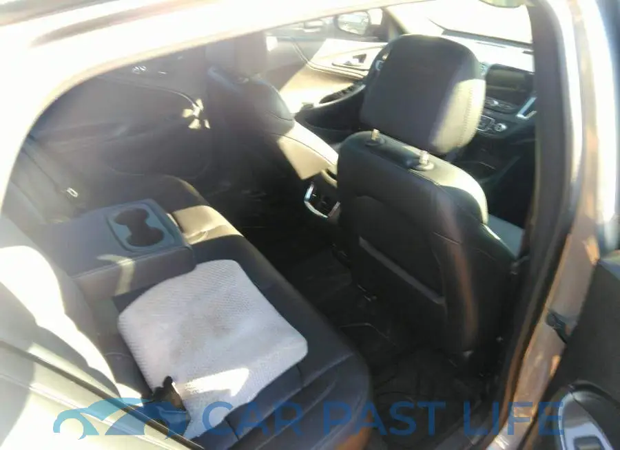 1G1ZD5ST0JF161519# 8