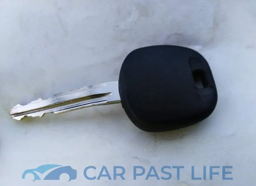 2T1BURHE9HC806955# 11
