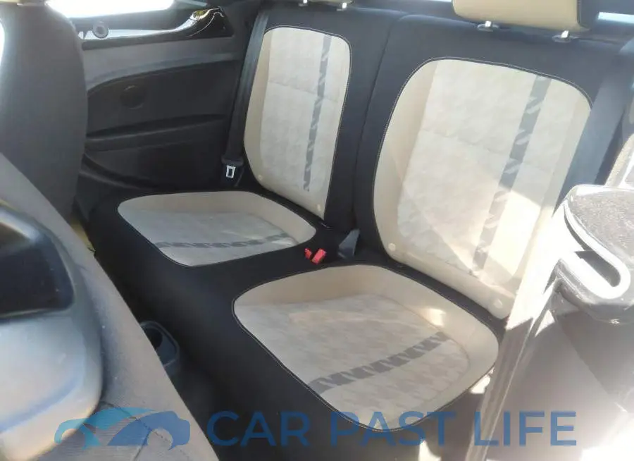 3VW5DAAT4JM502742# 8