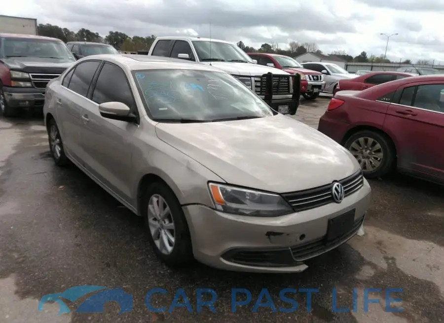 3VWDX7AJ8DM237669# 1