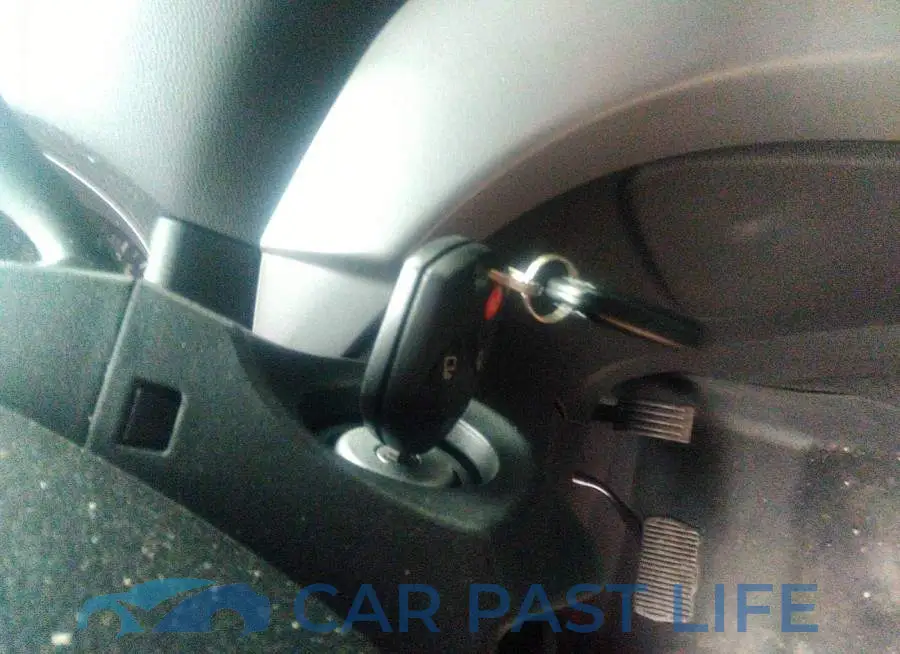 1FMCU9G95GUA48733# 11