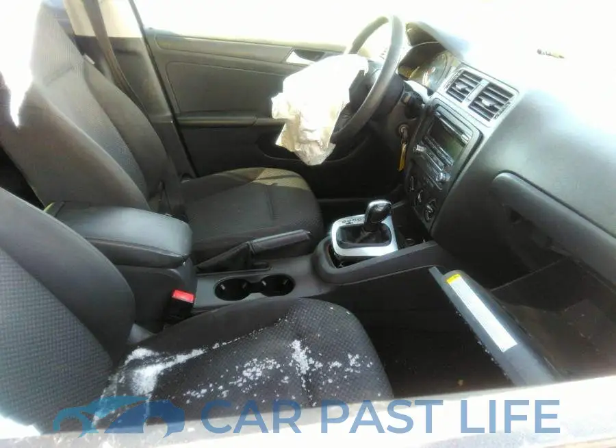 3VW2K7AJXEM309561# 5