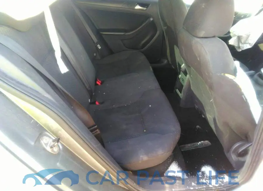 3VW2K7AJXEM309561# 8