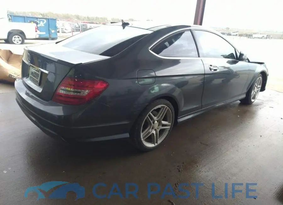 WDDGJ4HB5DG057290# 4