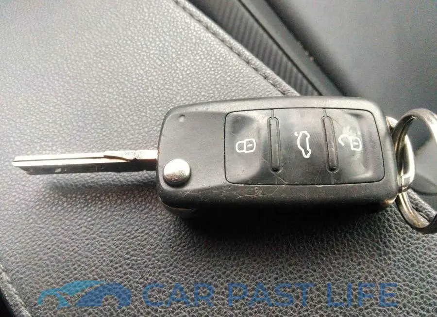 3VW5DAAT4JM515507# 11