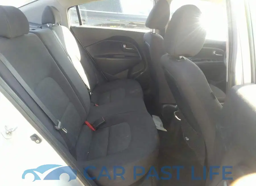 KNADM4A39D6165227# 8