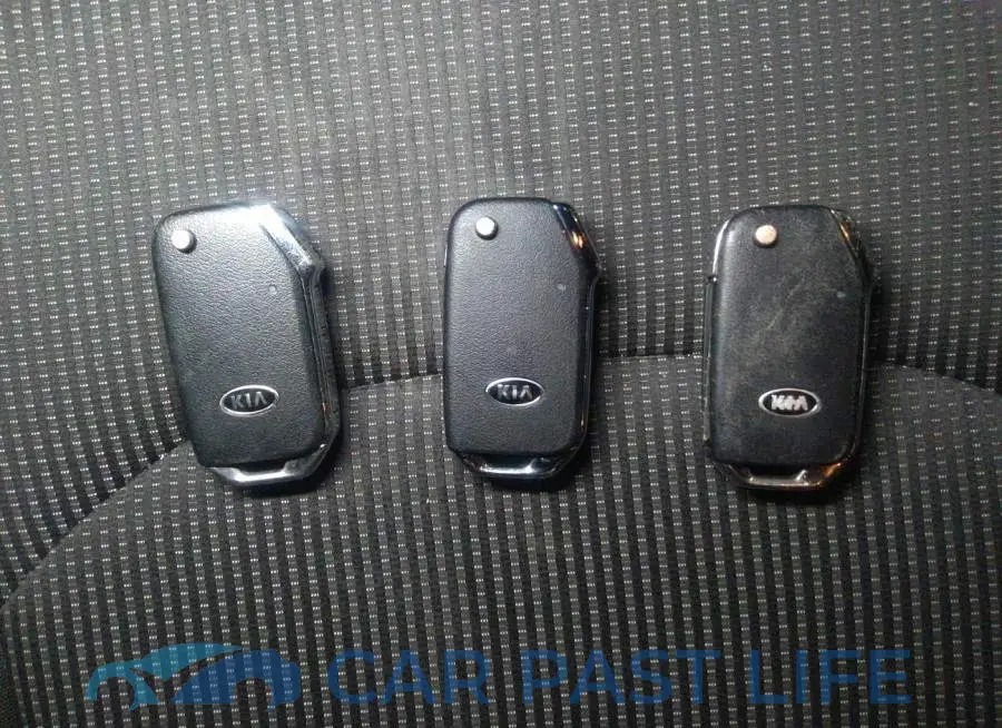 3KPF24AD4KE117782# 11