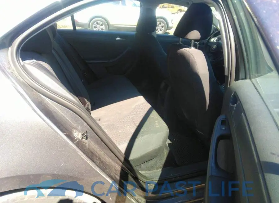 3VW1K7AJ0DM273373# 8