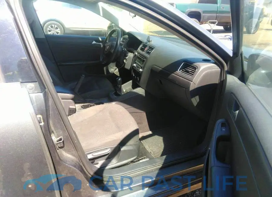 3VW1K7AJ0DM273373# 5