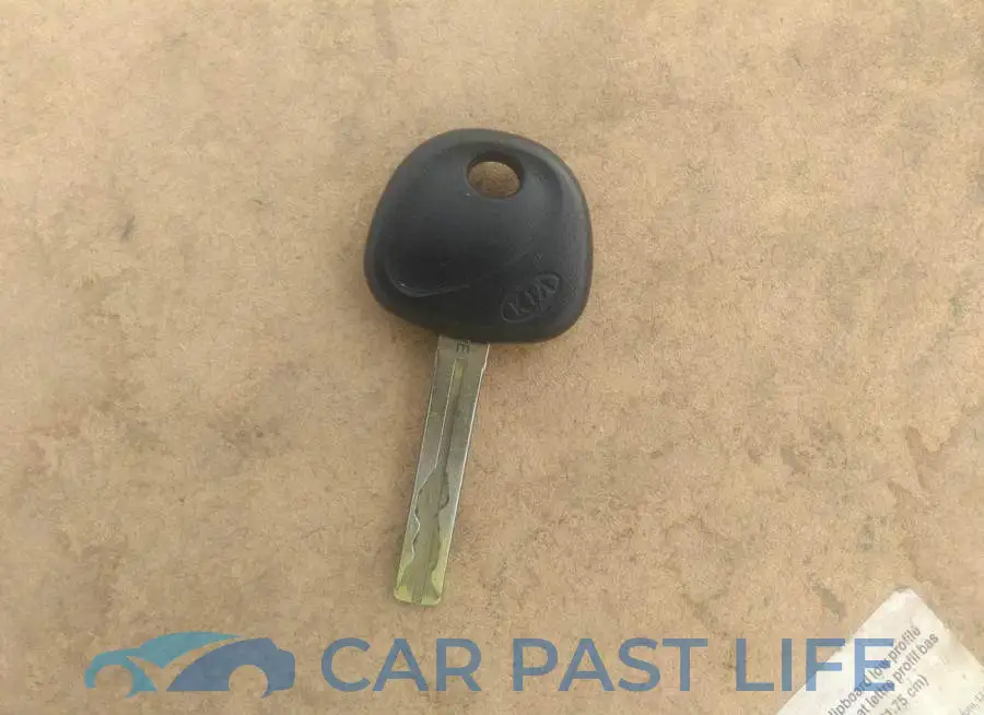 KNADM4A38G6660359# 11