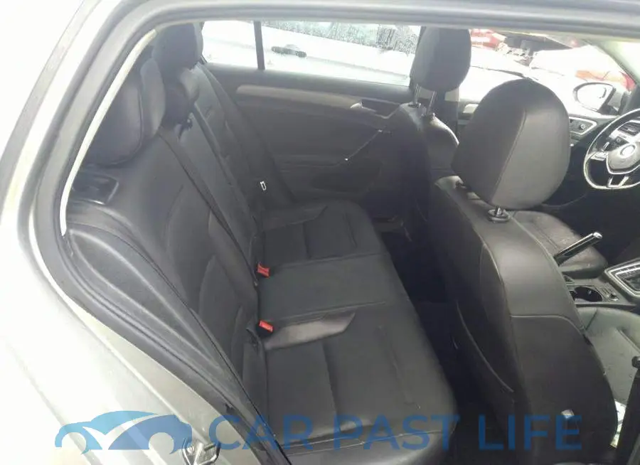 3VW2A7AU8FM047716# 8
