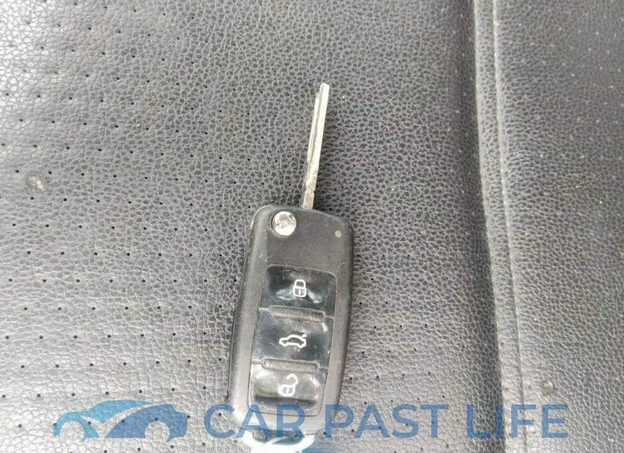 3VWDP7AJ7DM391970# 11