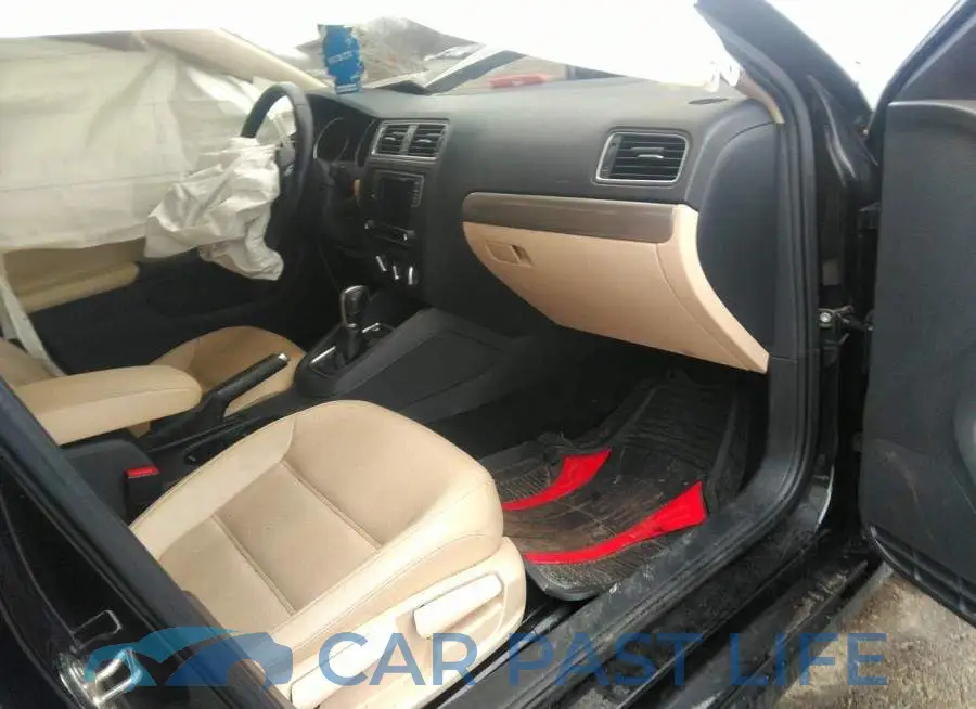 3VWDB7AJ0HM292119# 5