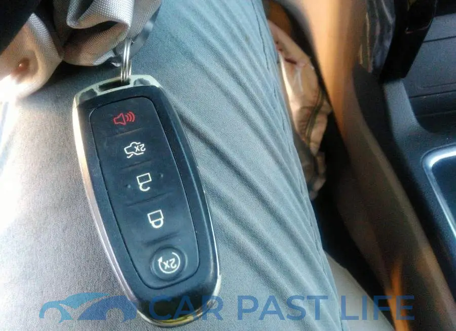 1FMCU0J98HUA99195# 11